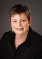 Ms Lesley Pullen