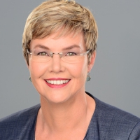 Ms Kathryn Blyth